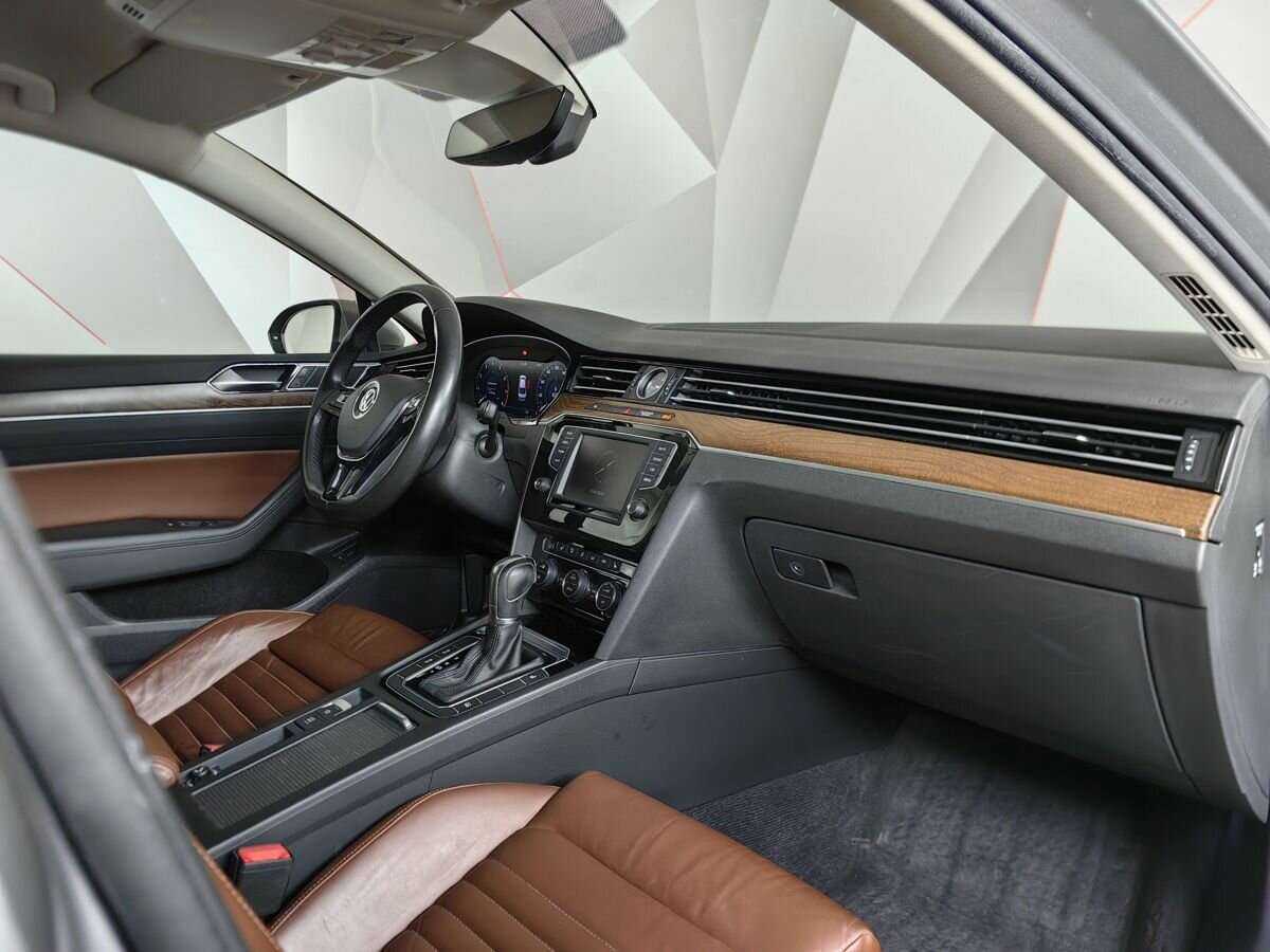 Volkswagen Passat б/у, 2017, Роботизированная. Фото: #8