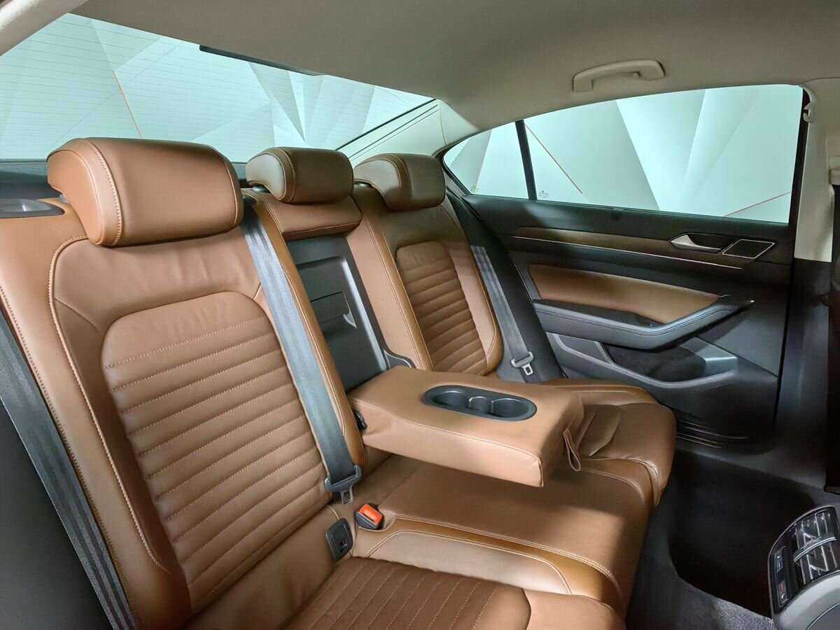 Volkswagen Passat б/у, 2017, Роботизированная. Фото: #12