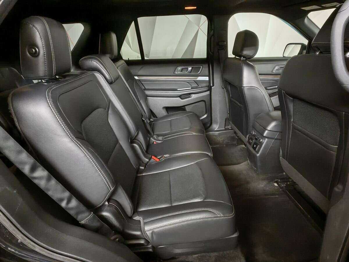 Ford Explorer б/у, 2017, Автоматическая. Фото: #10