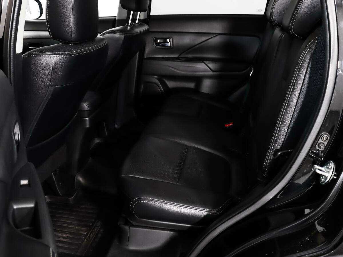 Mitsubishi Outlander б/у, 2014, Автоматическая. Фото: #10
