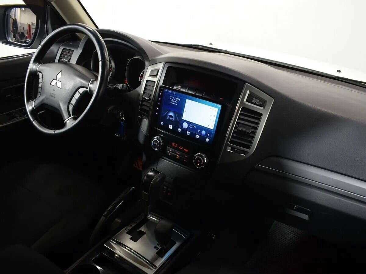 Mitsubishi Pajero б/у, 2015, Автоматическая. Фото: #9