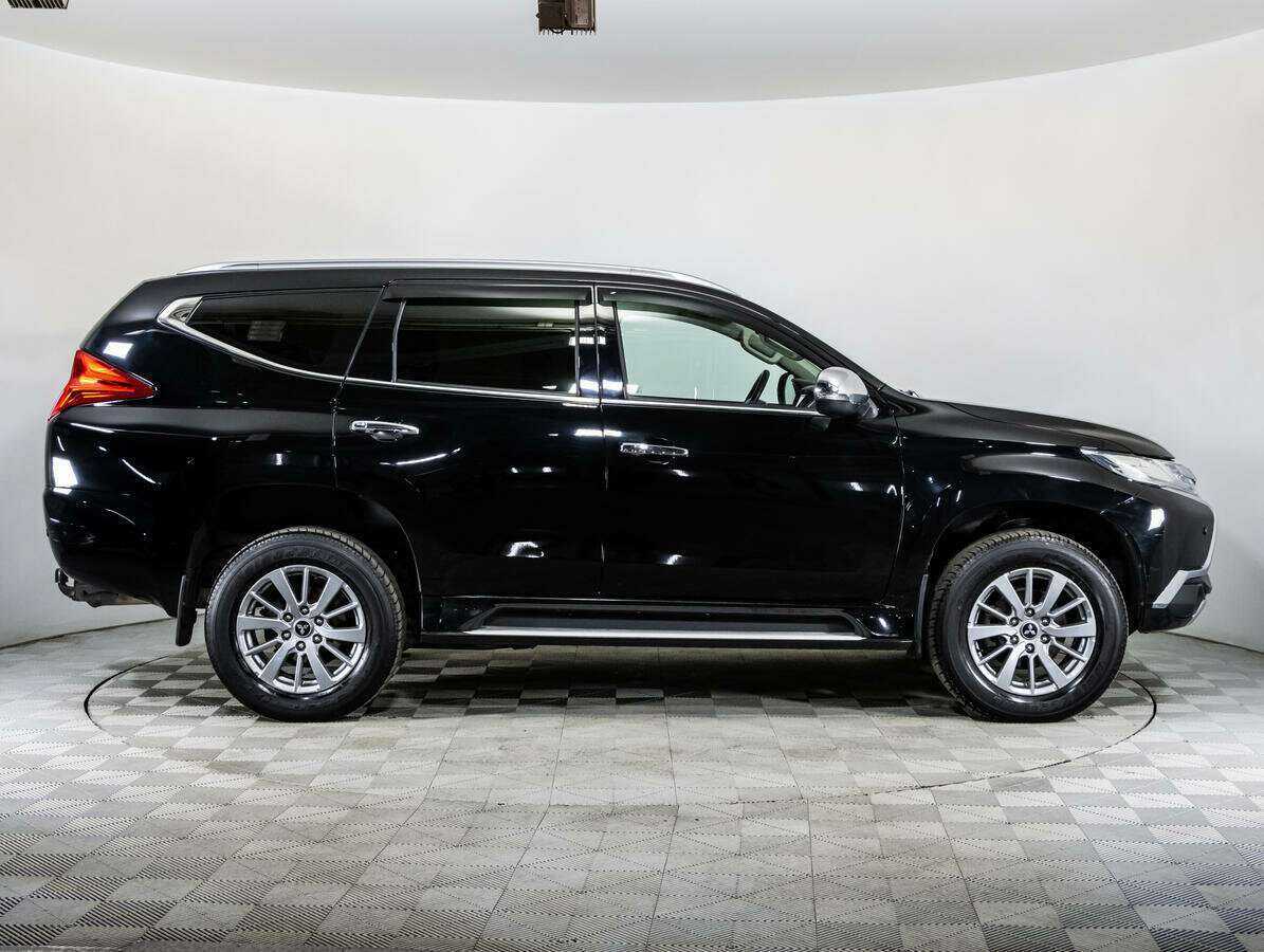 Mitsubishi Pajero Sport б/у, 2017, Автоматическая. Фото: #3
