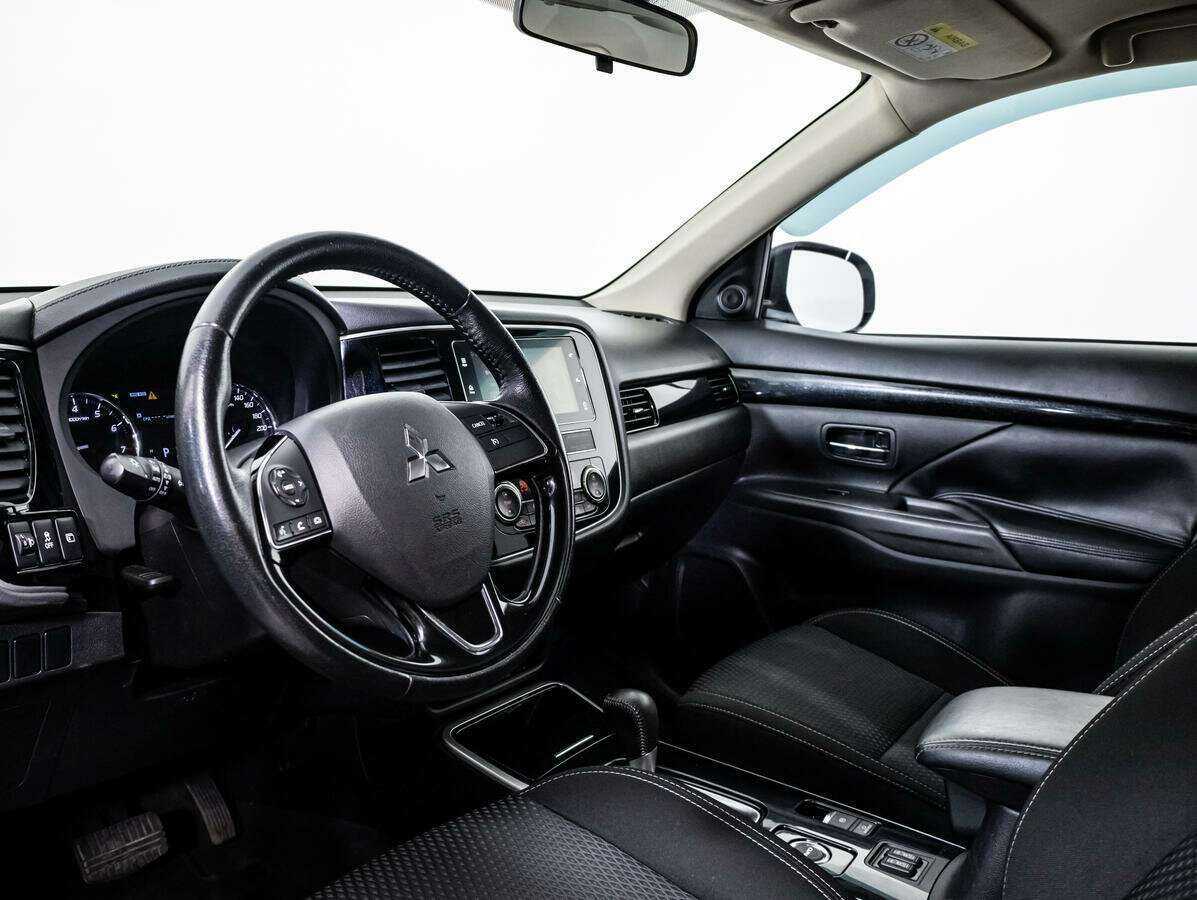 Mitsubishi Outlander б/у, 2018, Вариатор. Фото: #8