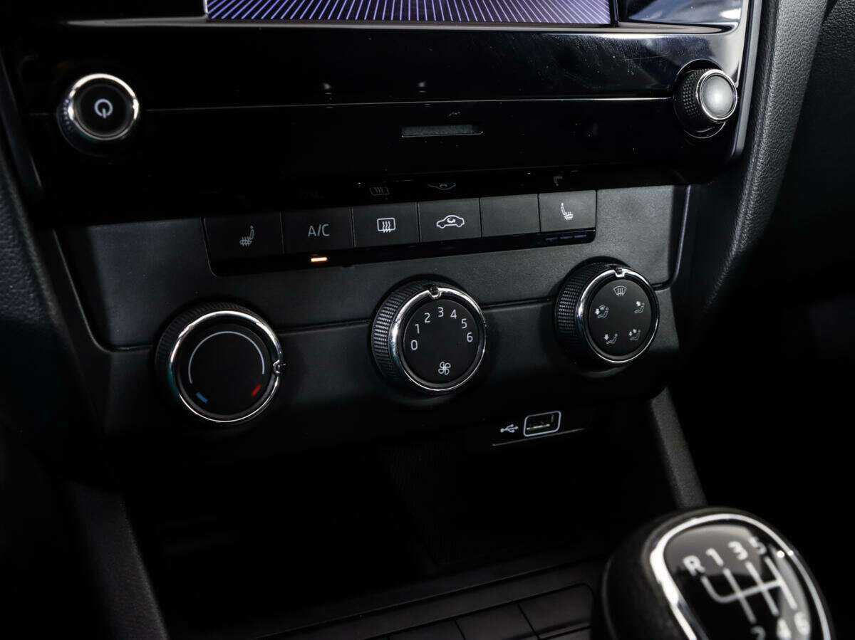 Skoda Octavia б/у, 2018, Механическая. Фото: #11