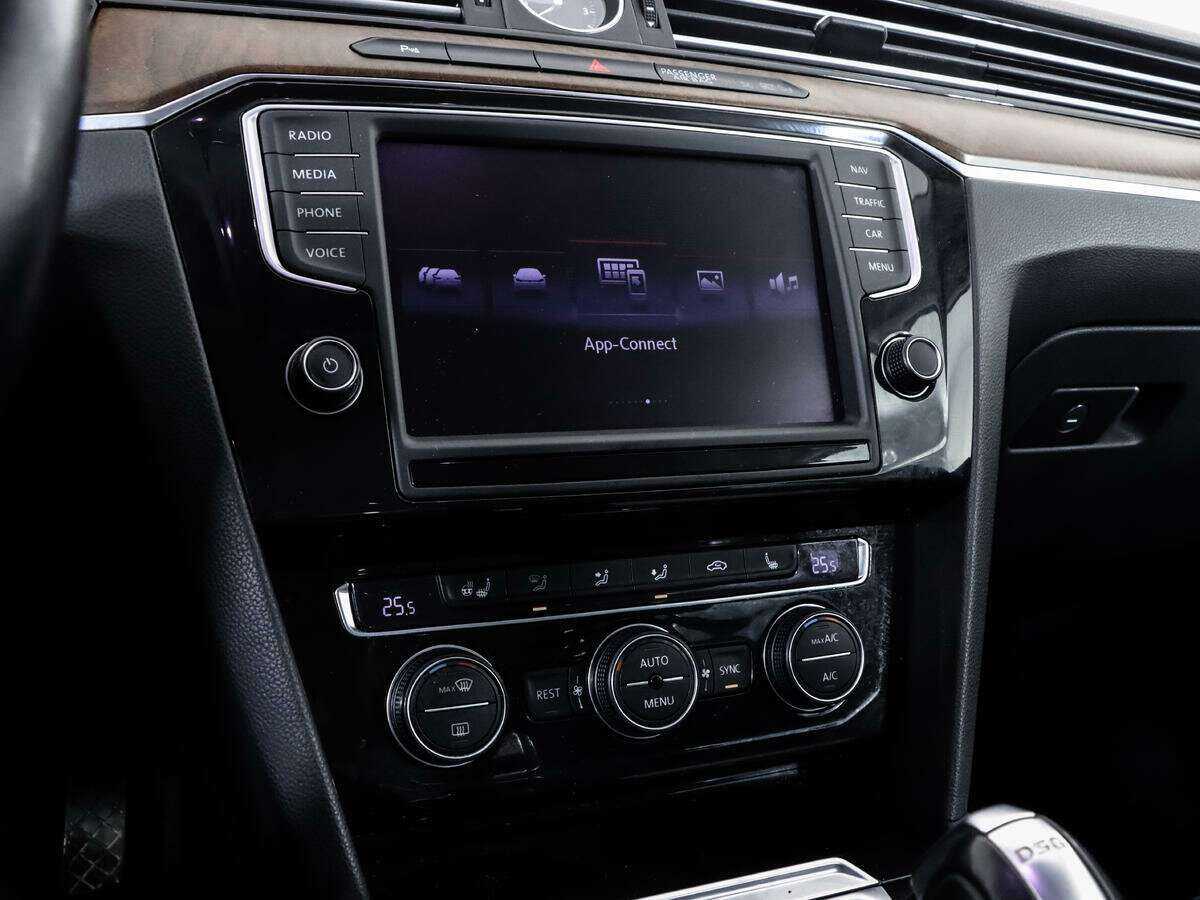 Volkswagen Passat б/у, 2016, Роботизированная. Фото: #14