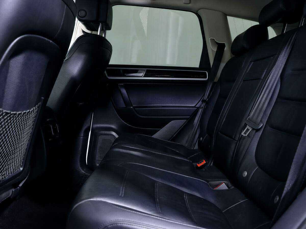 Volkswagen Touareg б/у, 2016, Автоматическая. Фото: #8
