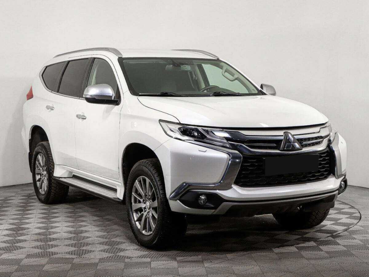 Mitsubishi Pajero Sport б/у, 2018, Автоматическая. Фото: #2