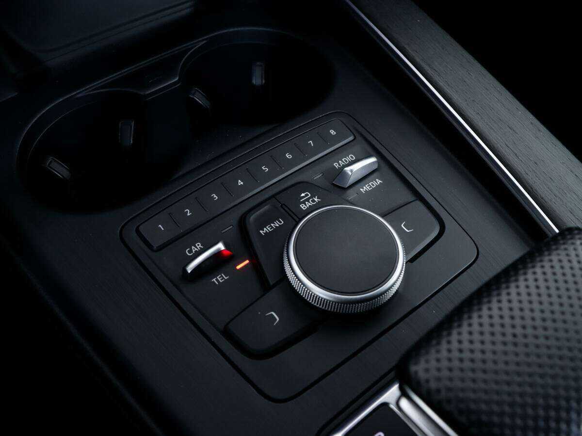 Audi A4 б/у, 2019, Роботизированная. Фото: #12