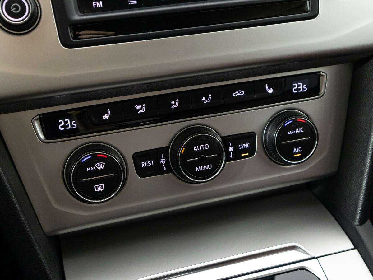 Volkswagen Passat б/у, 2017, Роботизированная. Фото: #18