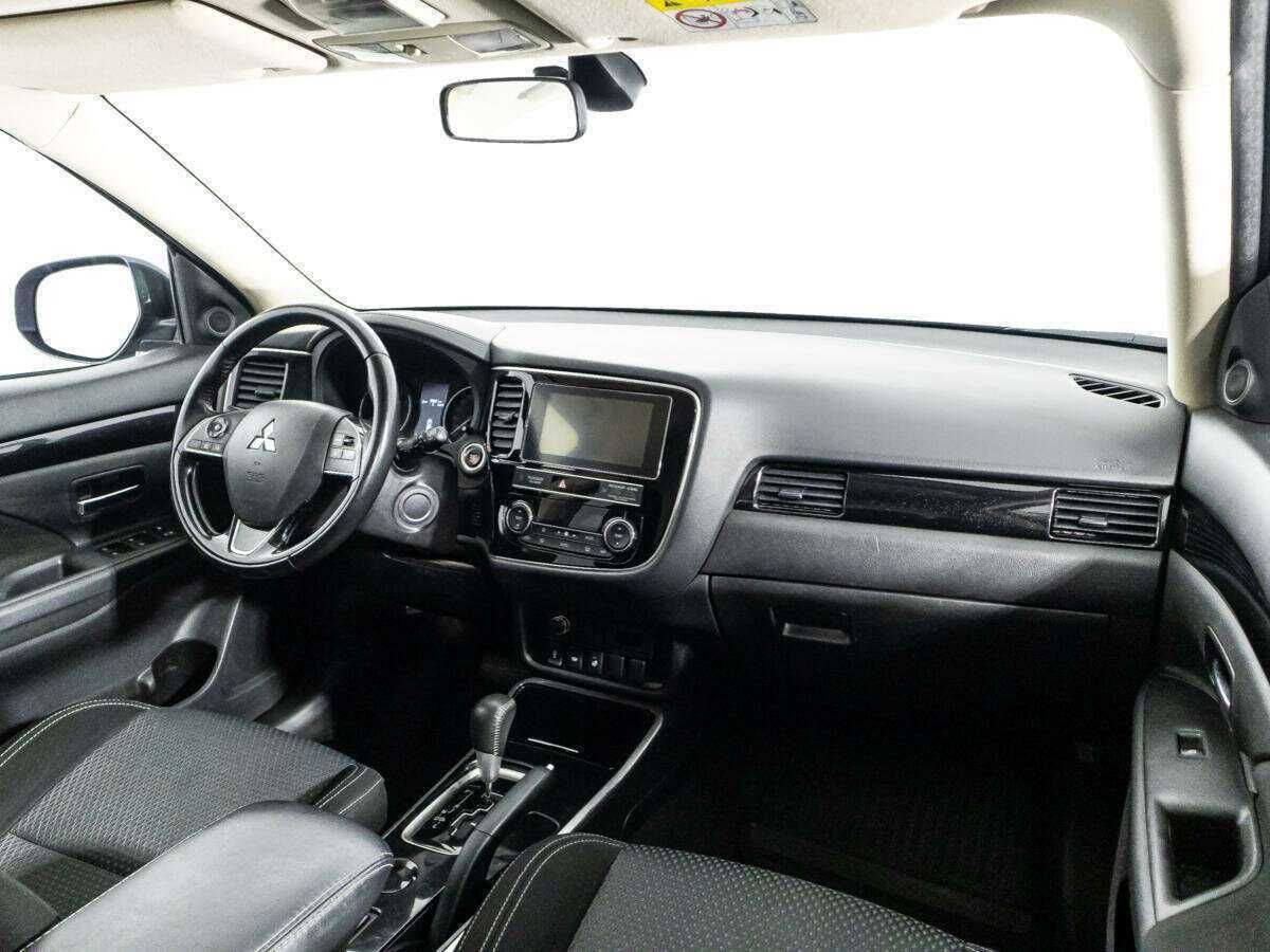Mitsubishi Outlander б/у, 2020, Вариатор. Фото: #8