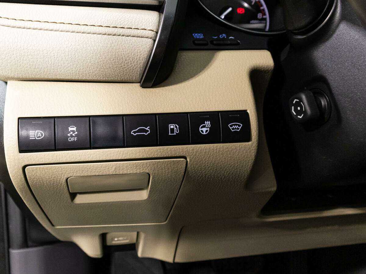 Toyota Camry б/у, 2018, Автоматическая. Фото: #18