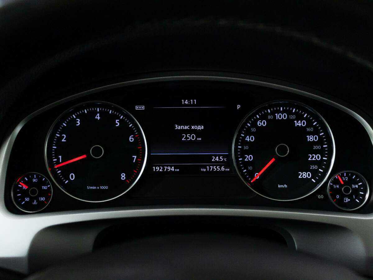 Volkswagen Touareg б/у, 2015, Автоматическая. Фото: #9