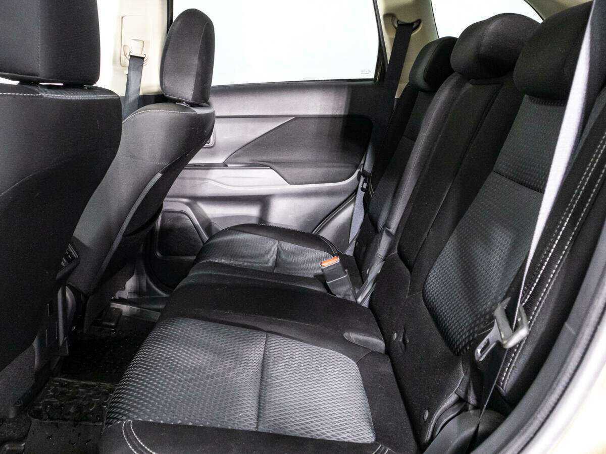 Mitsubishi Outlander б/у, 2019, Вариатор. Фото: #9
