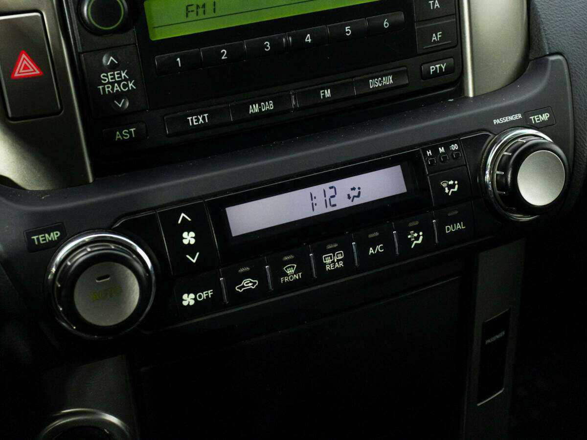 Toyota Land Cruiser Prado б/у, 2012, Автоматическая. Фото: #12