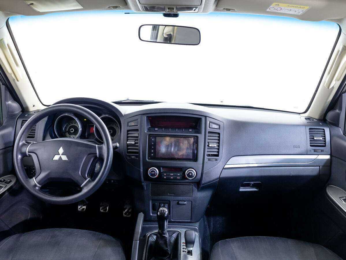 Mitsubishi Pajero б/у, 2013, Механическая. Фото: #8