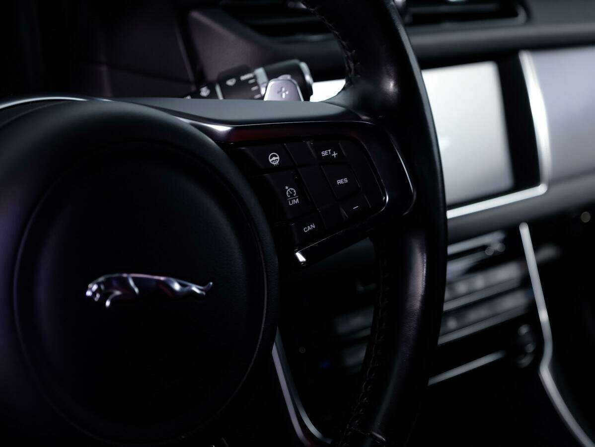 Jaguar XF б/у, 2017, Автоматическая. Фото: #24