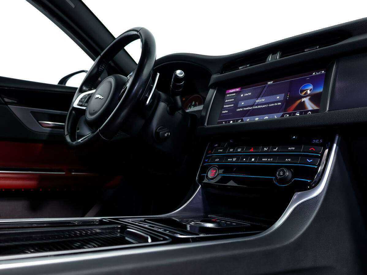 Jaguar XF б/у, 2017, Автоматическая. Фото: #28