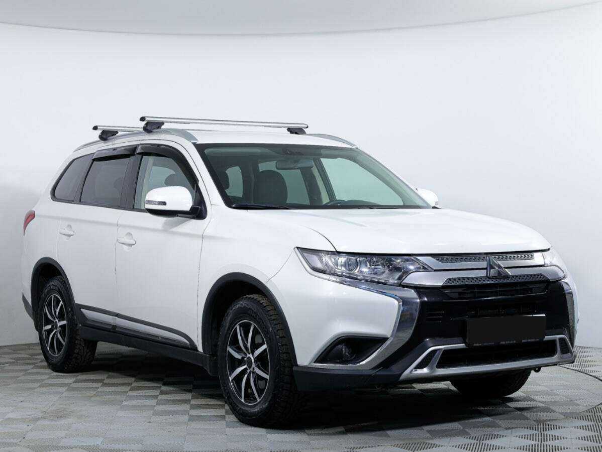 Mitsubishi Outlander б/у, 2018, Вариатор. Фото: #2