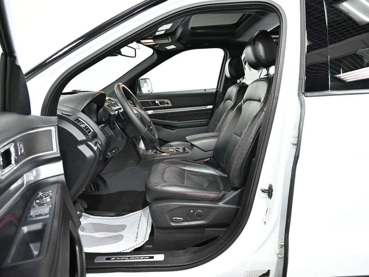 Ford Explorer б/у, 2015, Автоматическая. Фото: #4