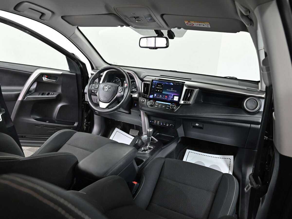 Toyota RAV4 б/у, 2018, Автоматическая. Фото: #4