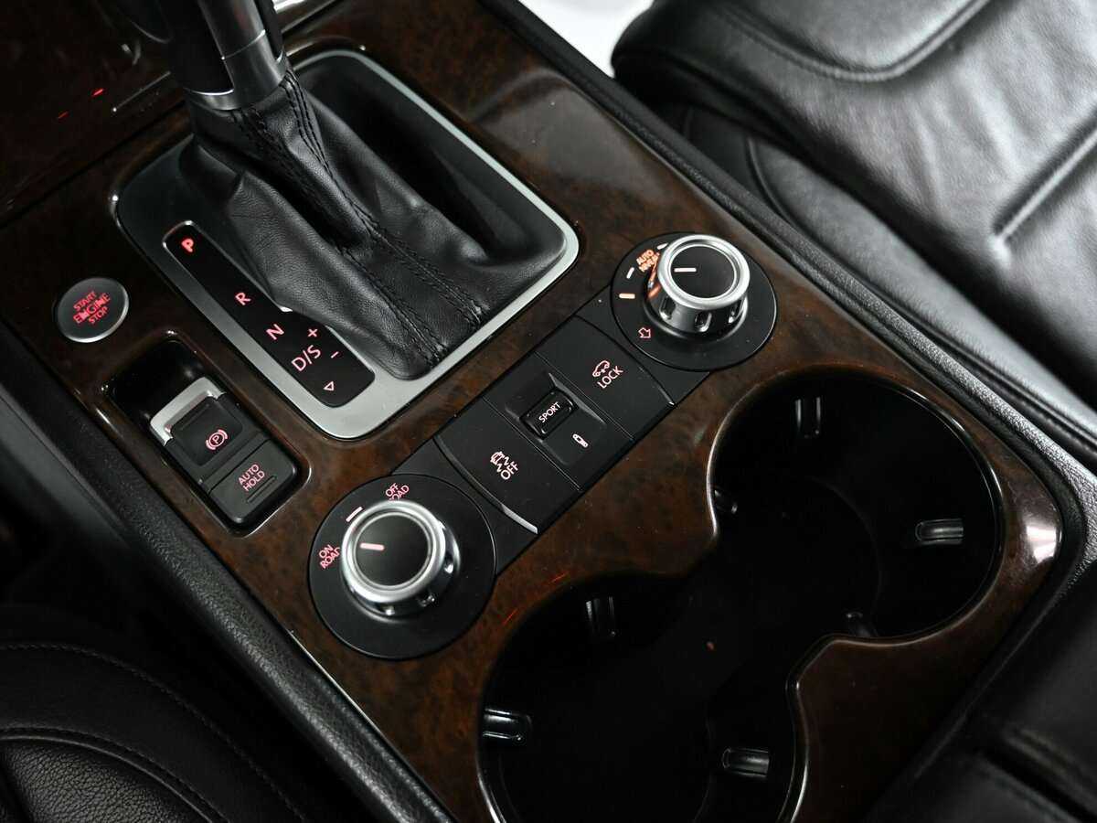 Volkswagen Touareg б/у, 2013, Автоматическая. Фото: #11