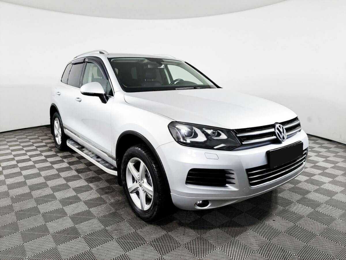 Volkswagen Touareg б/у, 2012, Автоматическая. Фото: #2