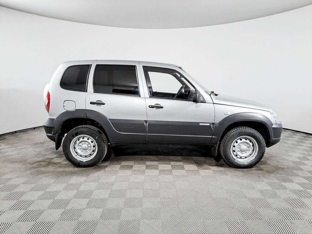 Chevrolet Niva б/у, 2013, Механическая. Фото: #3