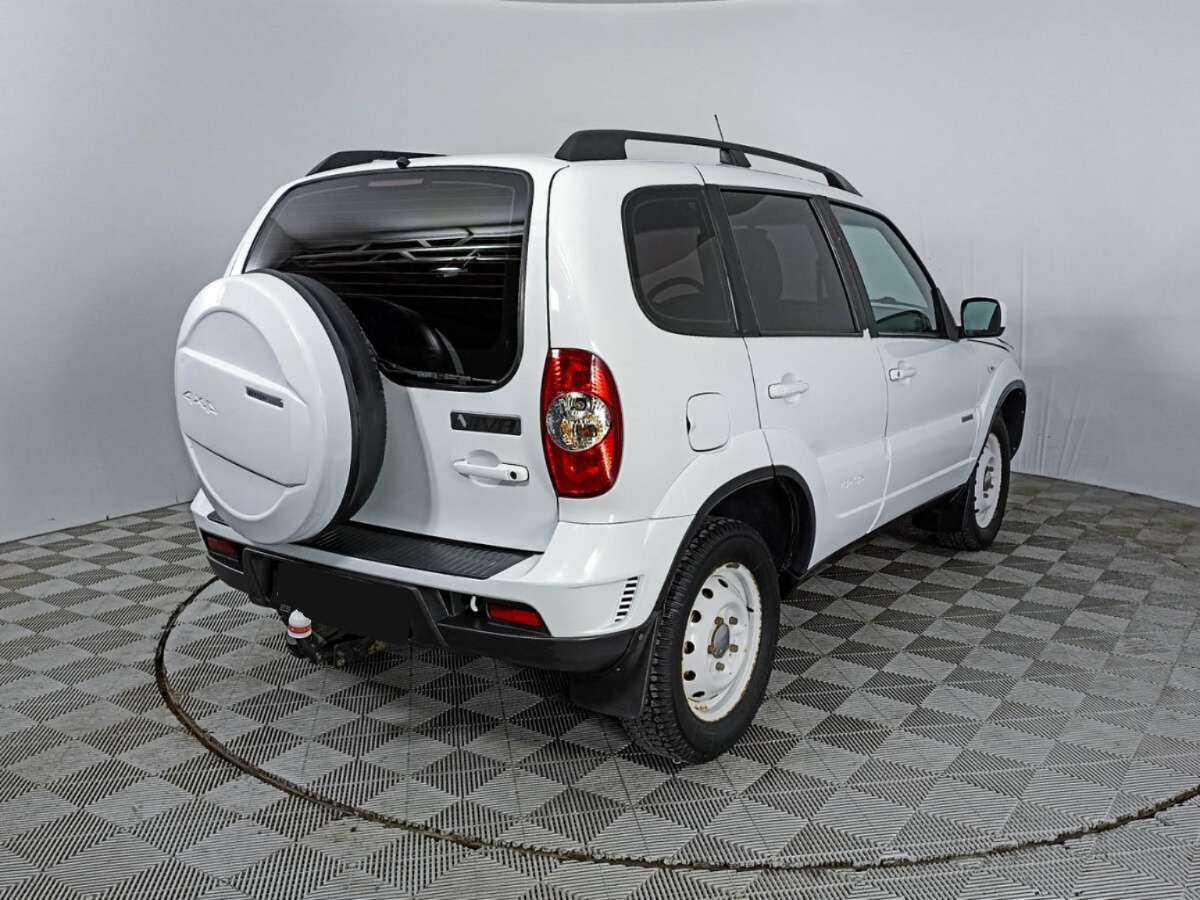 Chevrolet Niva б/у, 2016, Механическая. Фото: #3