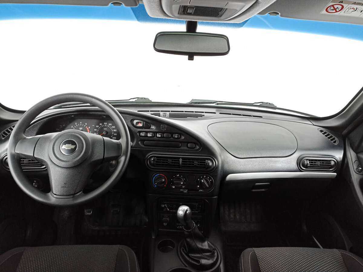 Chevrolet Niva б/у, 2016, Механическая. Фото: #9