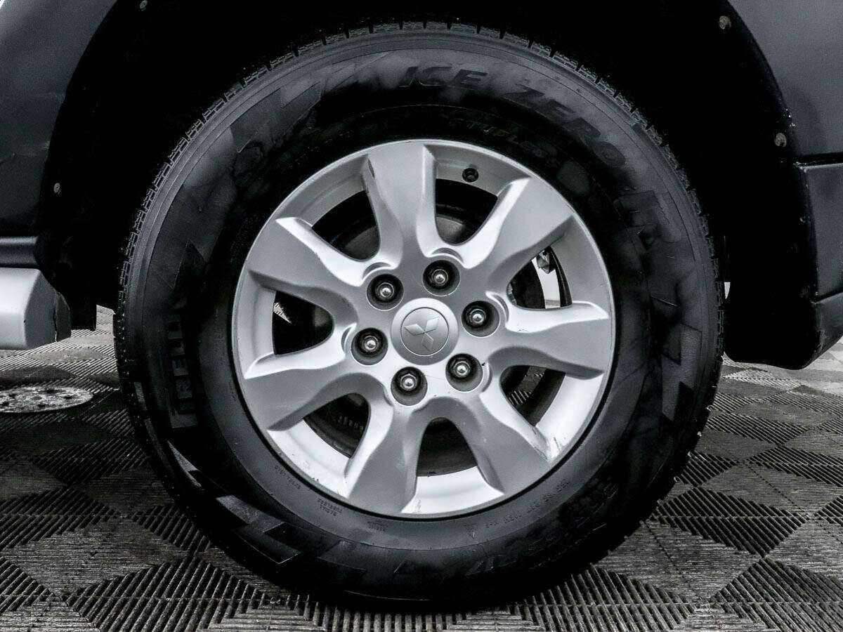 Mitsubishi Pajero б/у, 2017, Автоматическая. Фото: #11