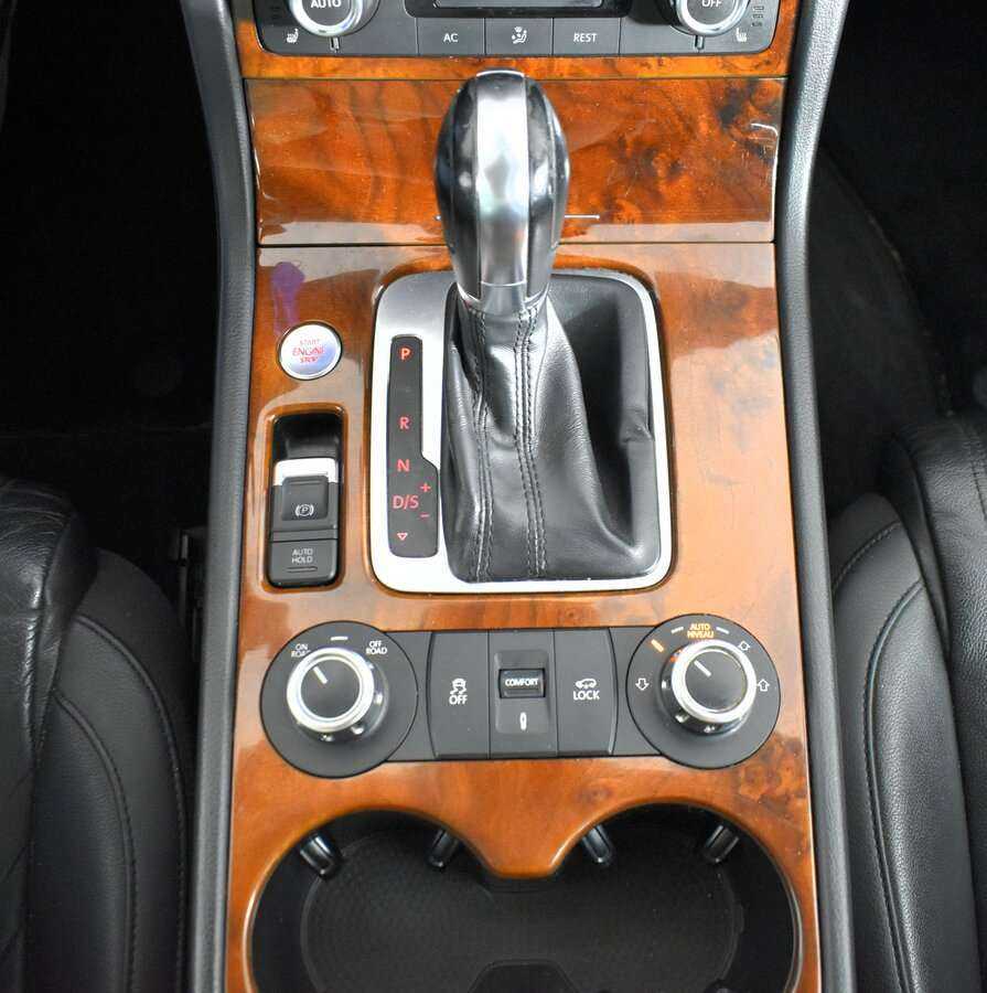 Volkswagen Touareg б/у, 2012, Автоматическая. Фото: #12