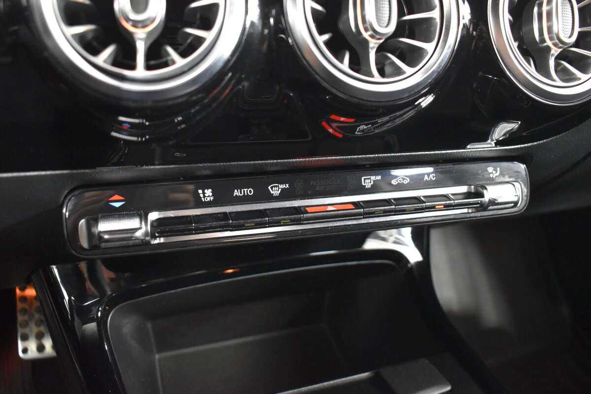 Mercedes-Benz A-Класс б/у, 2018, Роботизированная. Фото: #15