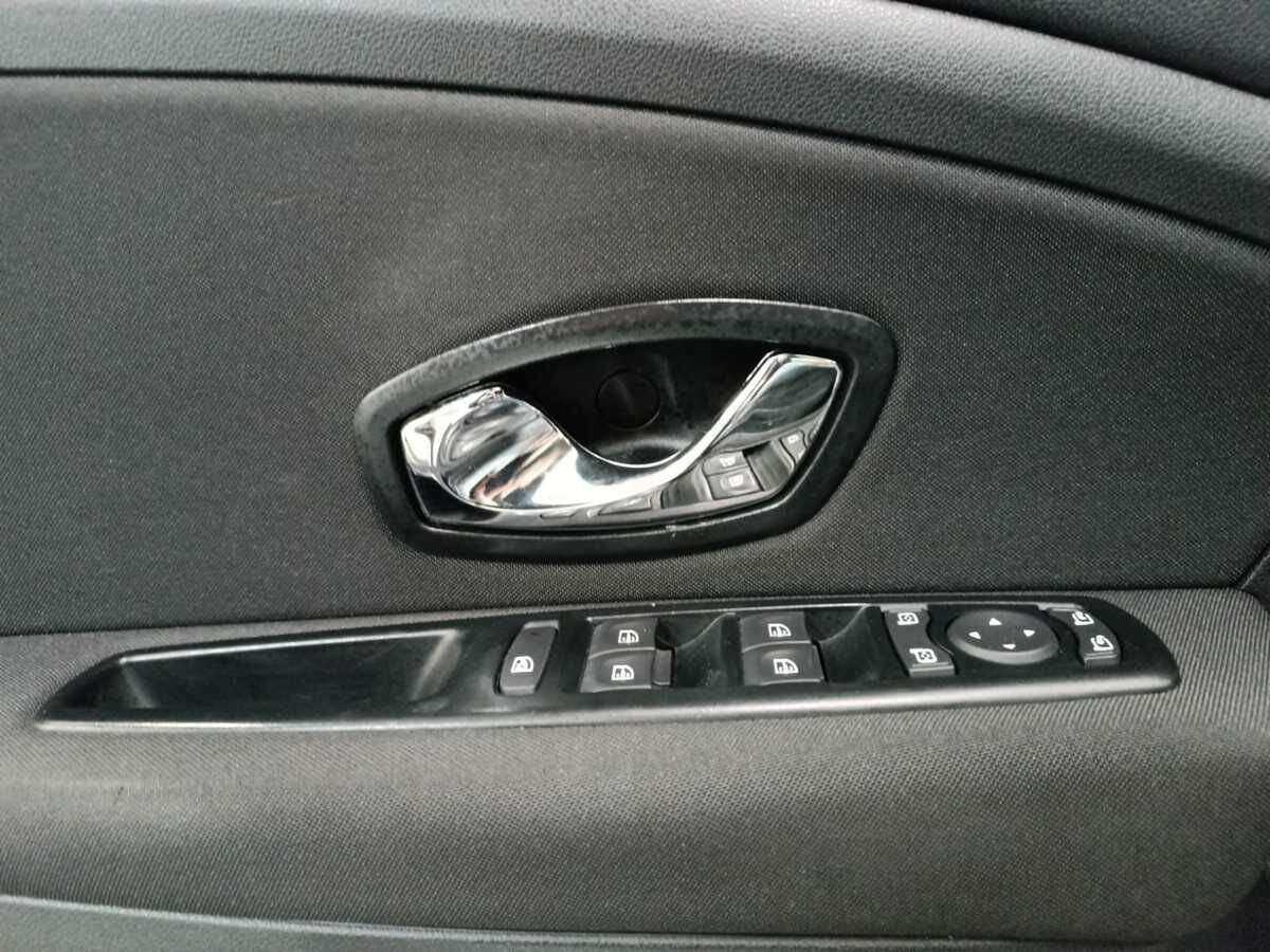 Renault Fluence б/у, 2016, Механическая. Фото: #15