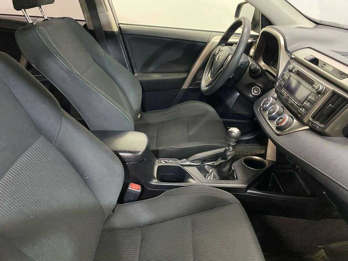 Toyota RAV4 б/у, 2014, Механическая. Фото: #9