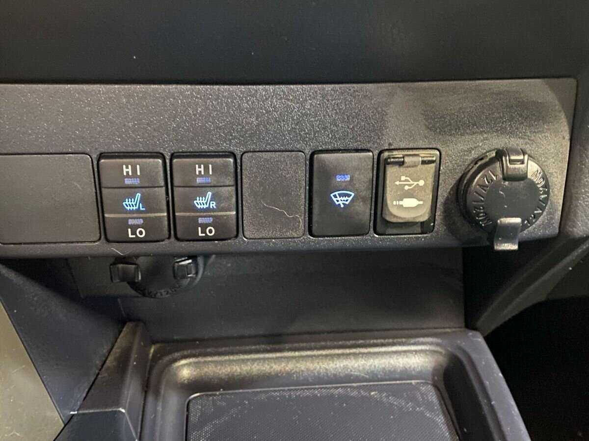 Toyota RAV4 б/у, 2014, Механическая. Фото: #15