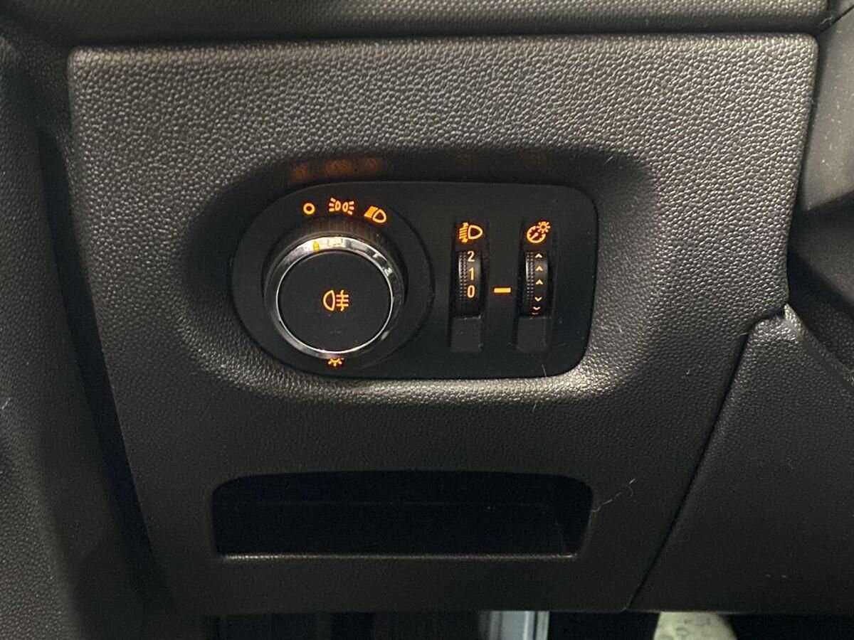 Opel Corsa б/у, 2012, Механическая. Фото: #14