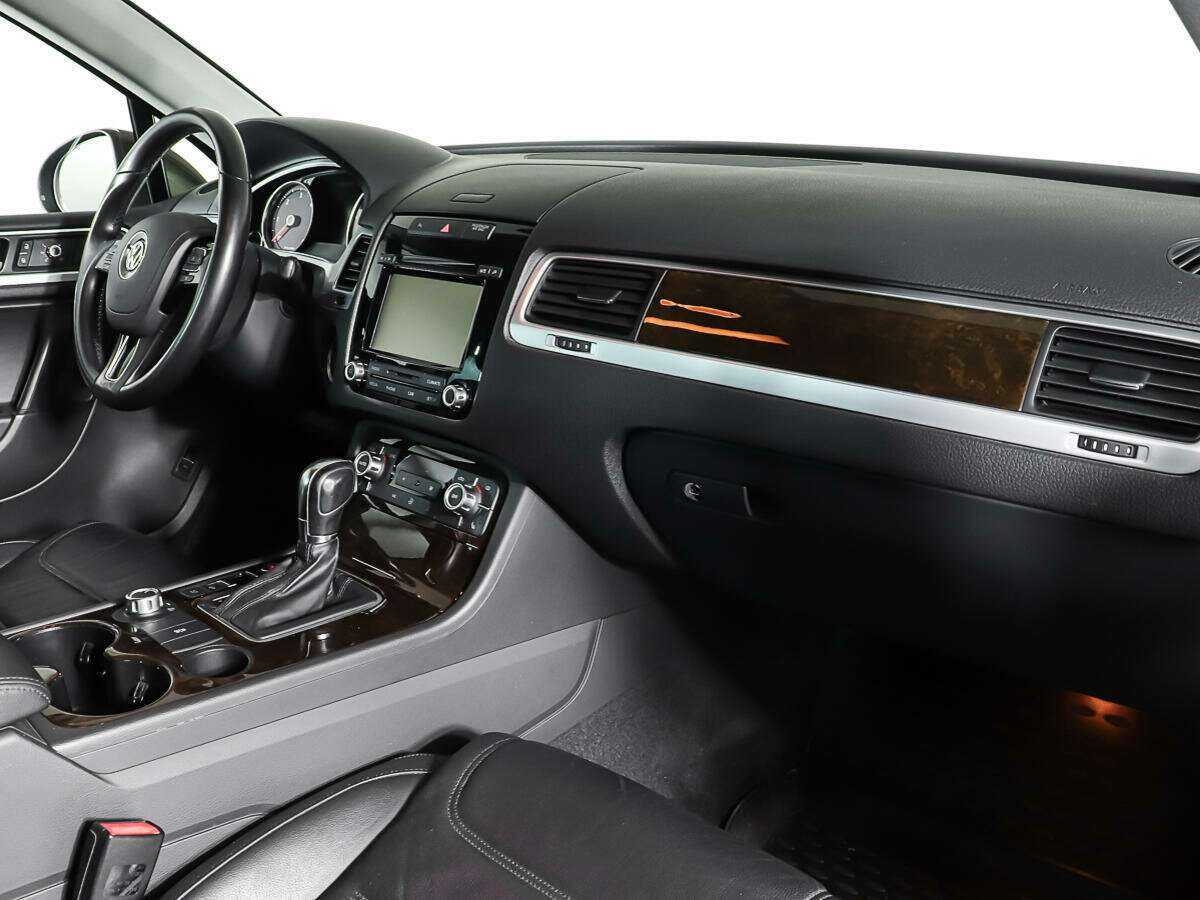Volkswagen Touareg б/у, 2013, Автоматическая. Фото: #8