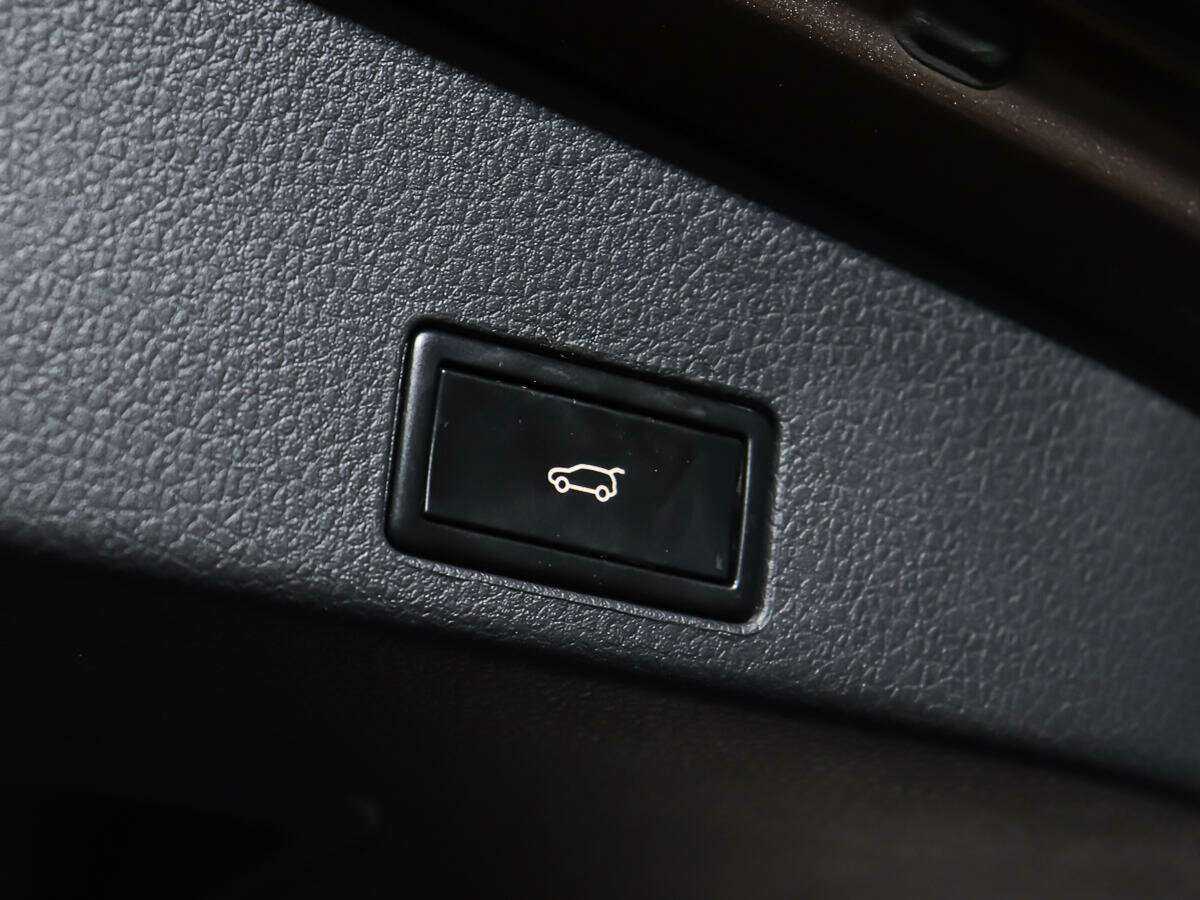 Volkswagen Touareg б/у, 2013, Автоматическая. Фото: #16