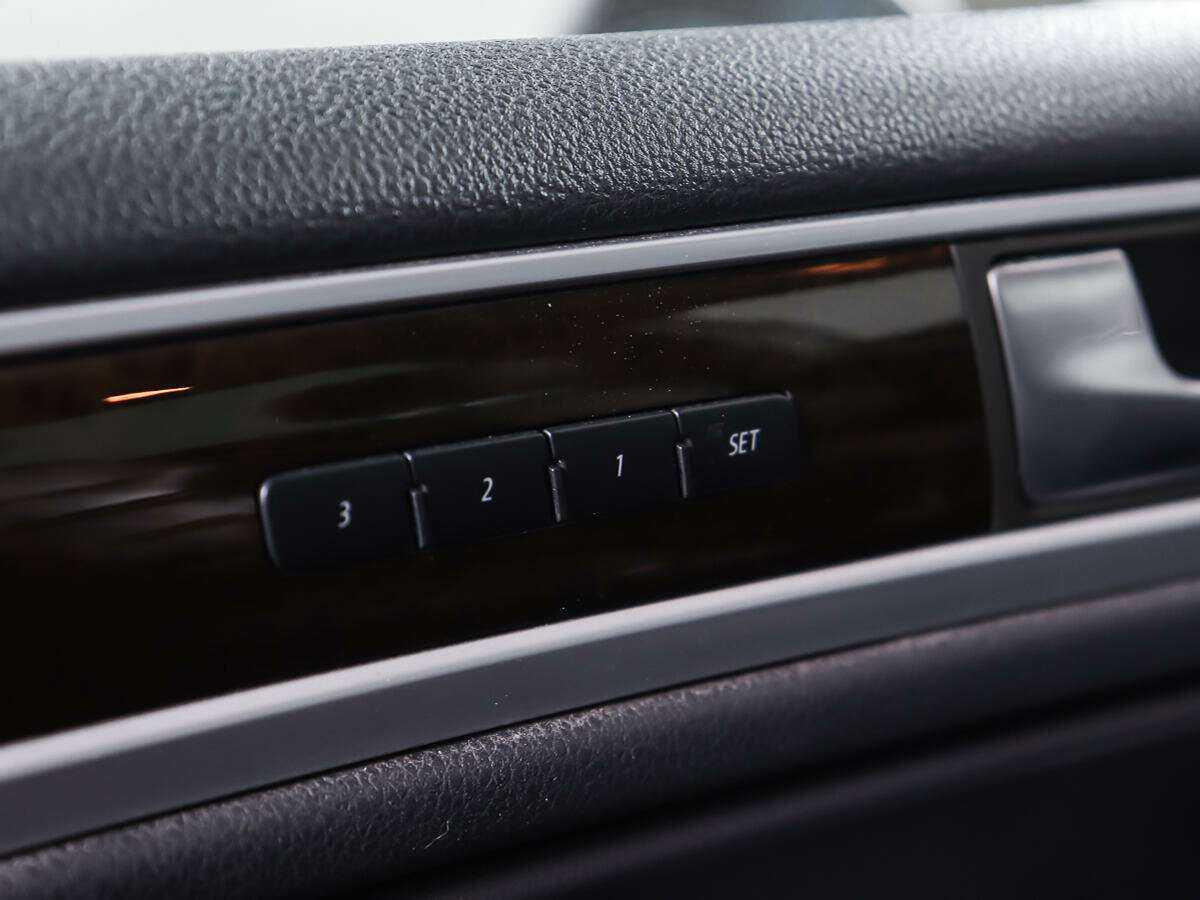 Volkswagen Touareg б/у, 2013, Автоматическая. Фото: #19