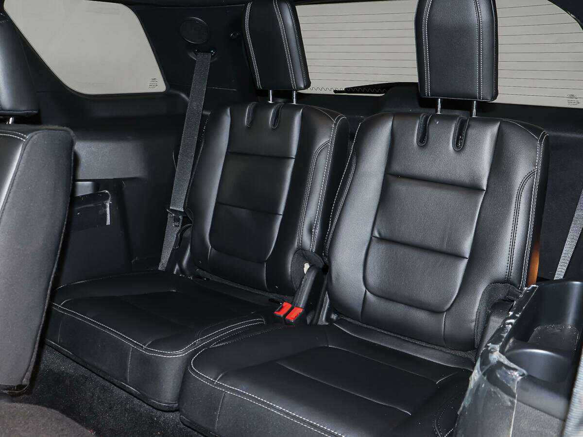 Ford Explorer б/у, 2017, Автоматическая. Фото: #11