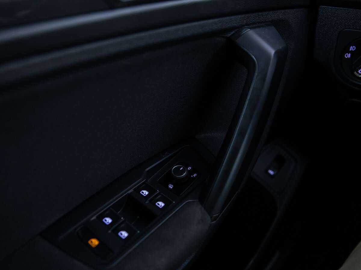 Volkswagen Tiguan б/у, 2017, Роботизированная. Фото: #11