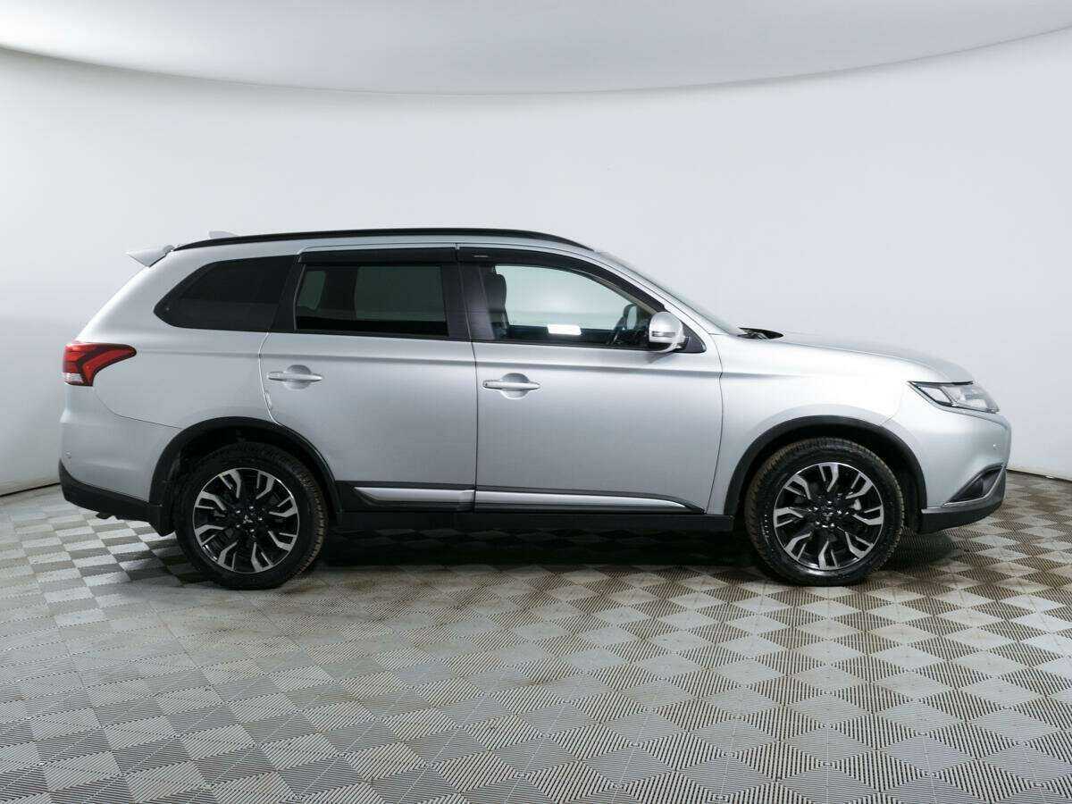Mitsubishi Outlander б/у, 2021, Вариатор. Фото: #3