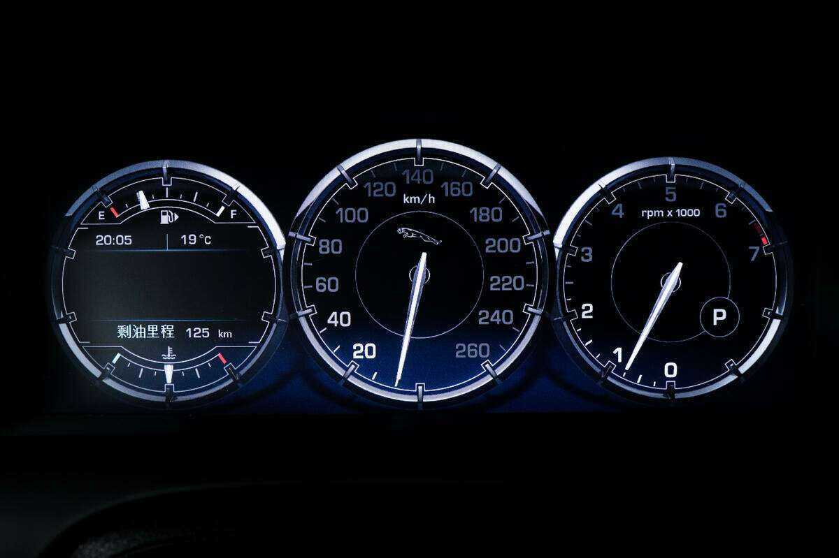 Jaguar XJ б/у, 2013, Автоматическая. Фото: #9