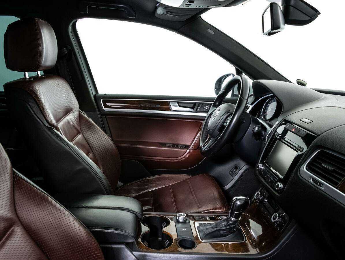 Volkswagen Touareg б/у, 2012, Автоматическая. Фото: #11