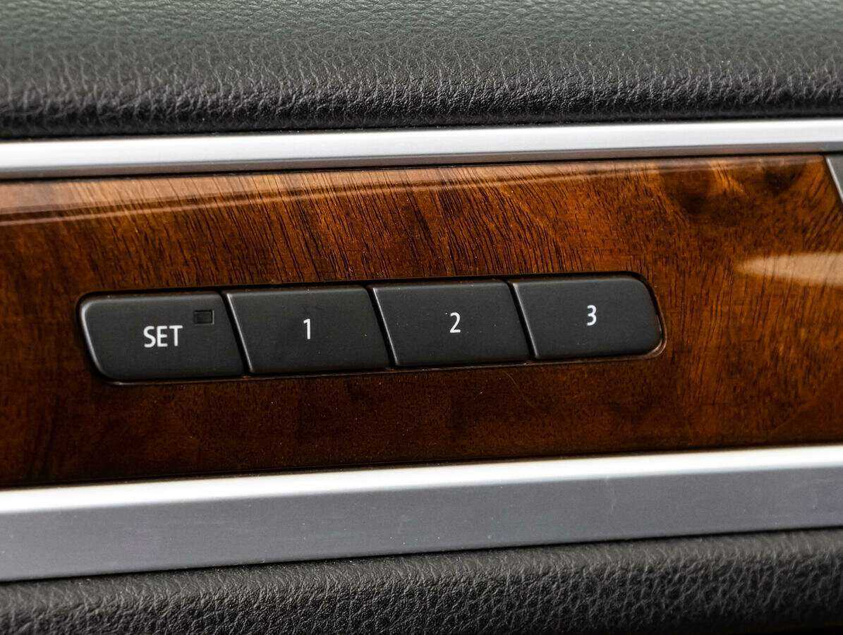 Volkswagen Touareg б/у, 2012, Автоматическая. Фото: #15