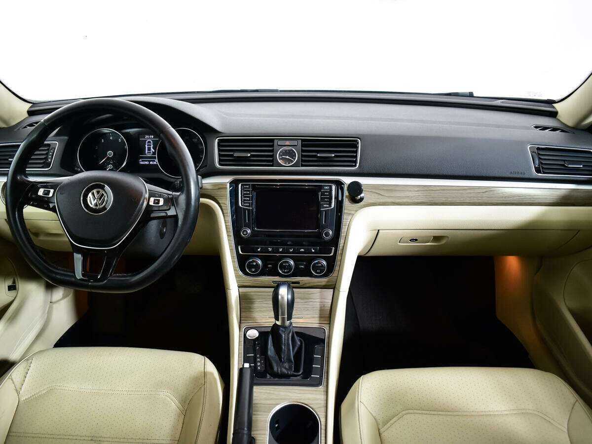 Volkswagen Passat б/у, 2016, Роботизированная. Фото: #11