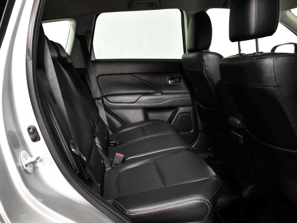 Mitsubishi Outlander б/у, 2016, Вариатор. Фото: #9