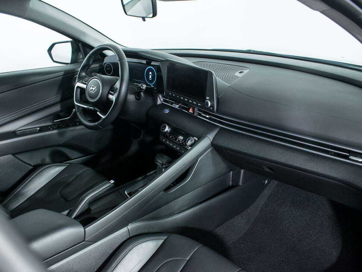Hyundai Elantra б/у, 2023, Автоматическая. Фото: #8
