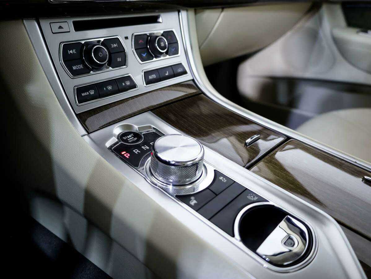 Jaguar XF б/у, 2013, Автоматическая. Фото: #15