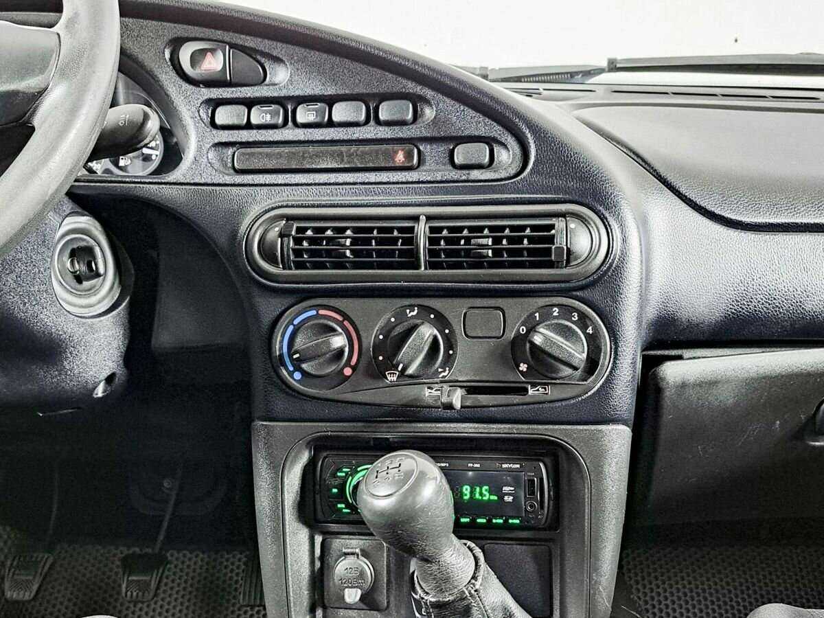 Chevrolet Niva б/у, 2017, Механическая. Фото: #12